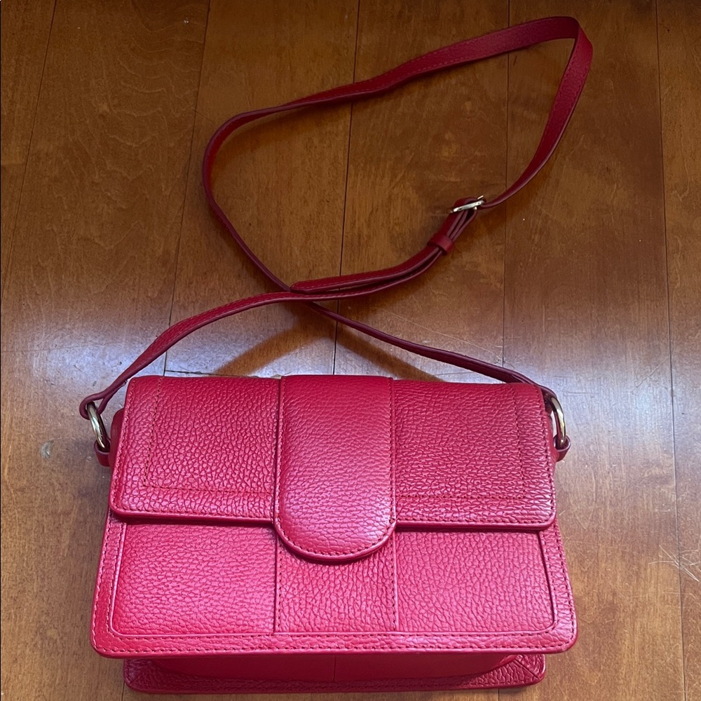 Elegant Red Leather Shoulder Bag